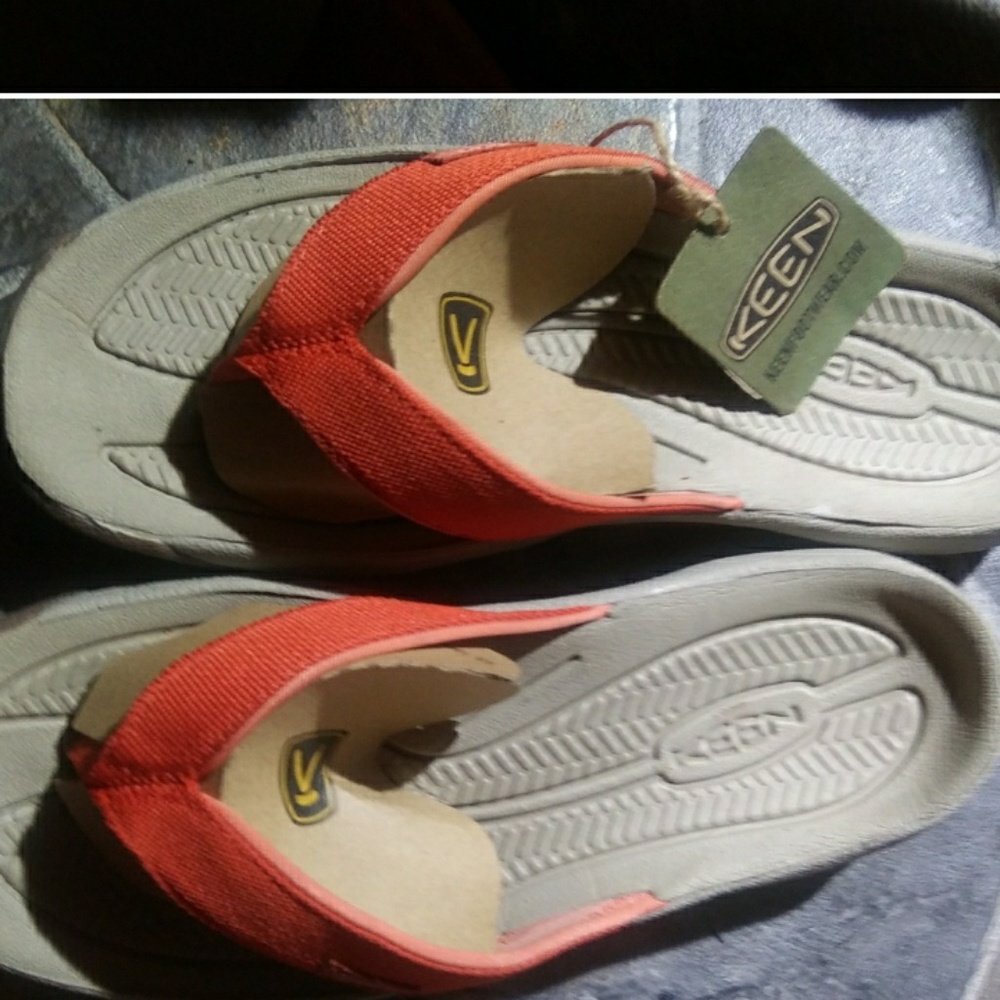 Keen flip flops